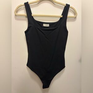 NWOT Aritiza Contour Squareneck Bodysuit